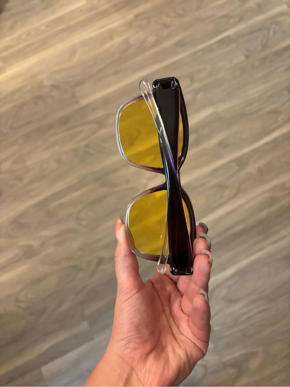 N/A tinted sunglasses shape
